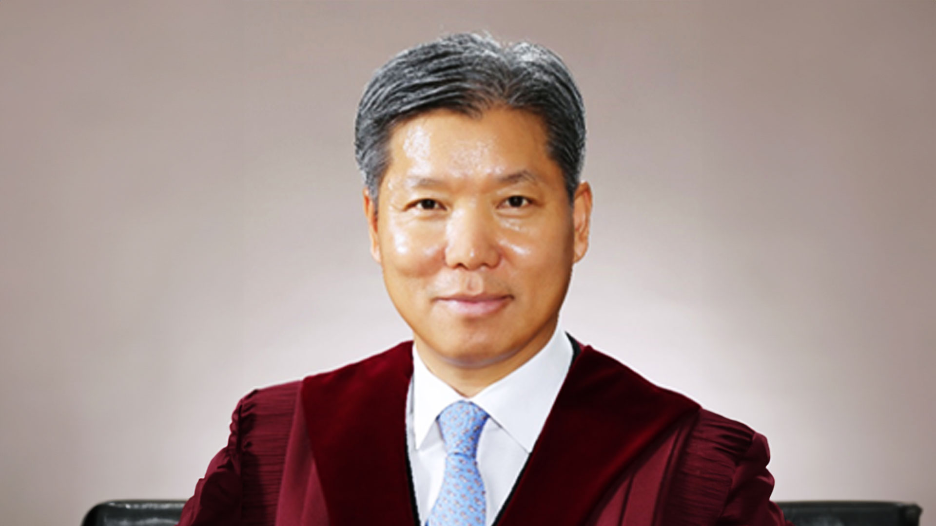 이영진(5회, 전 헌법재판관) 동문 , 퇴임기념 헌법 판례집 출간