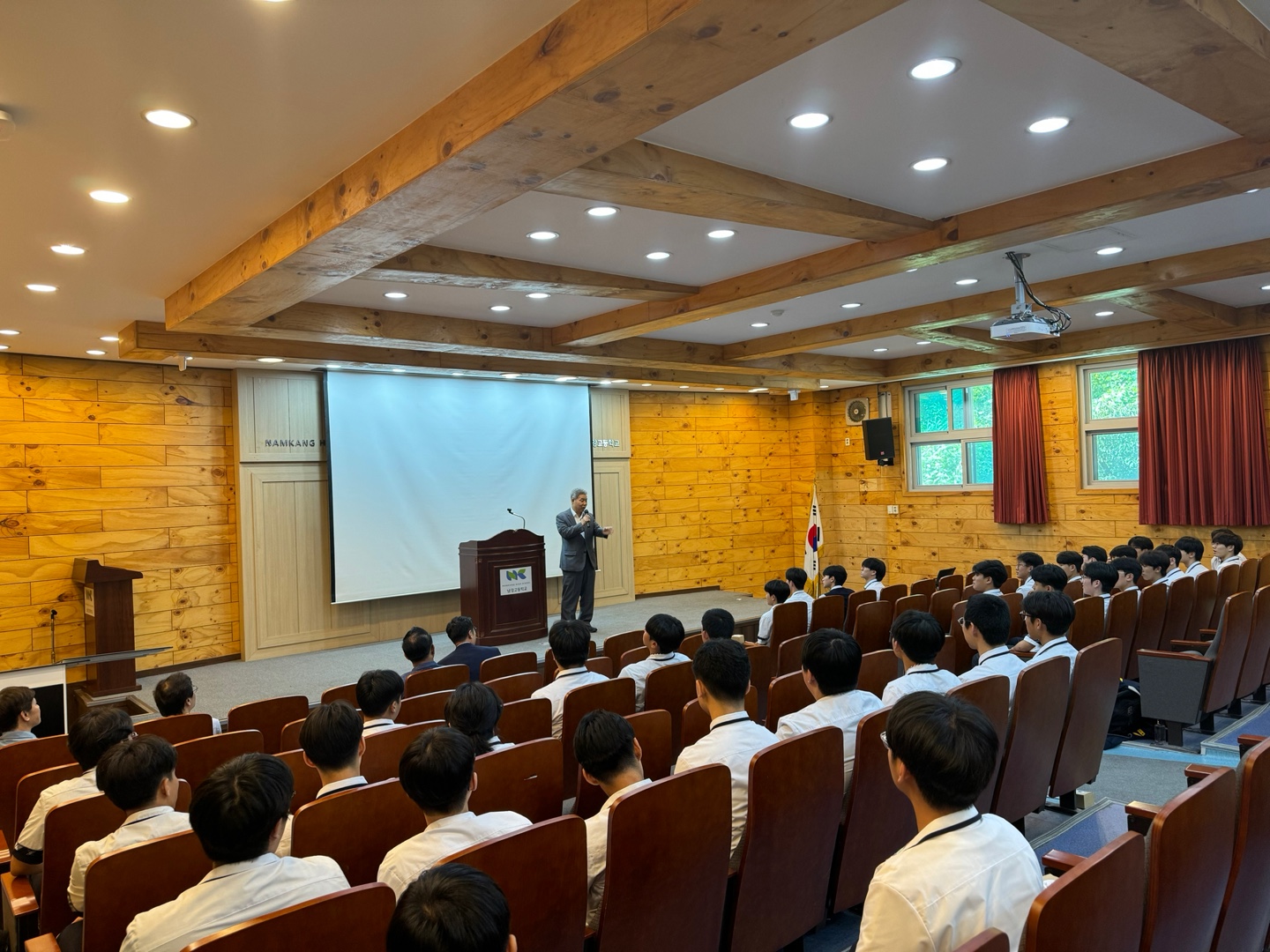 남강멘토단 이영진 회장, 모교 임원수련회에서 특별 강연