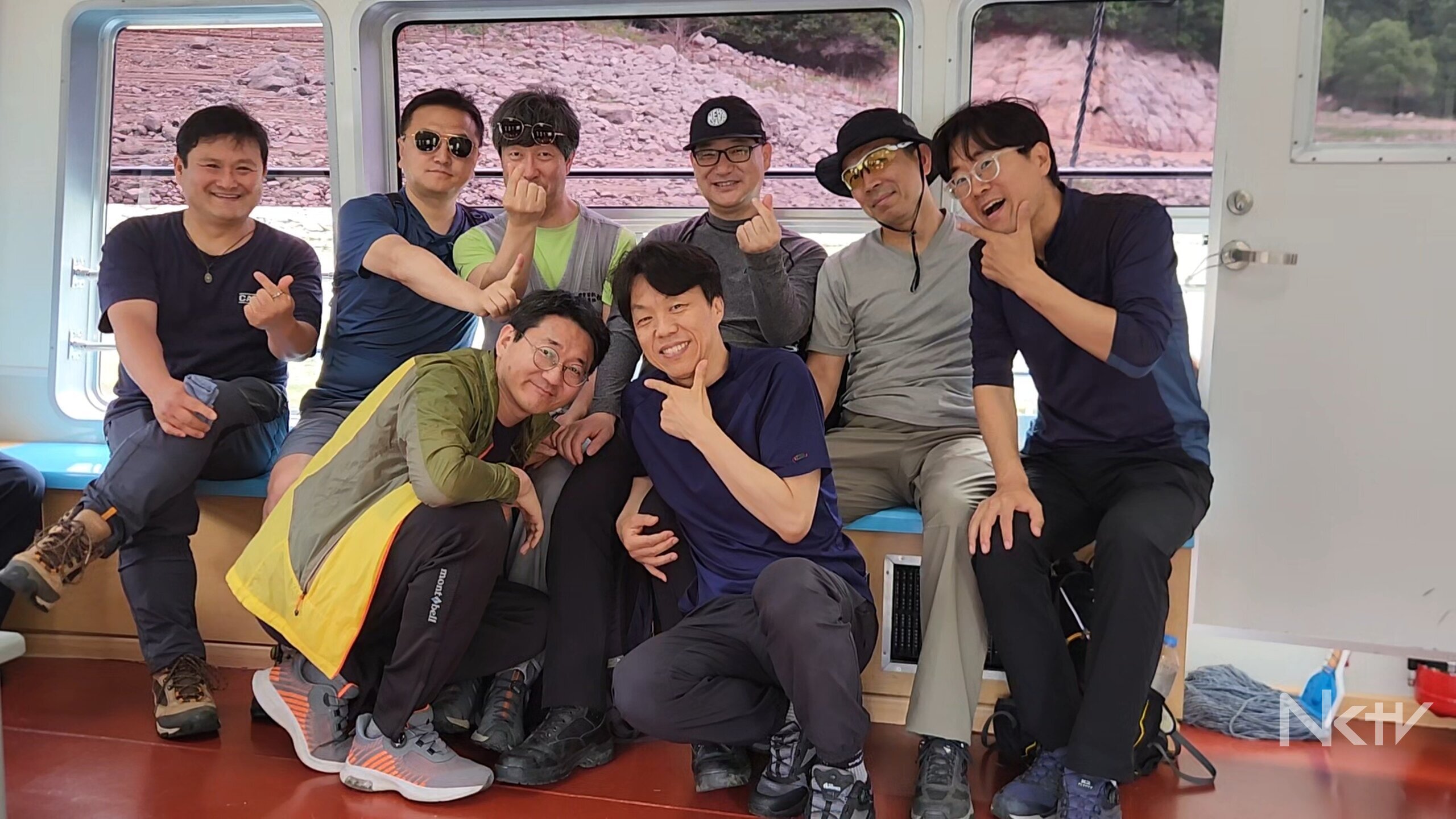 청평호 물결 따라, 우정이 산을 넘다